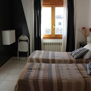 Habitación con 2 Camas Individuales